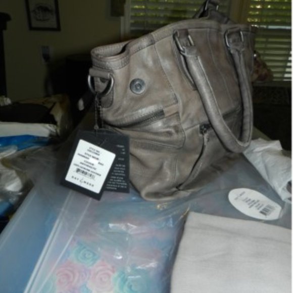 Day & Mood Hannah Leather Crossbody Bag NWT/NEW! - Picture 9 of 13